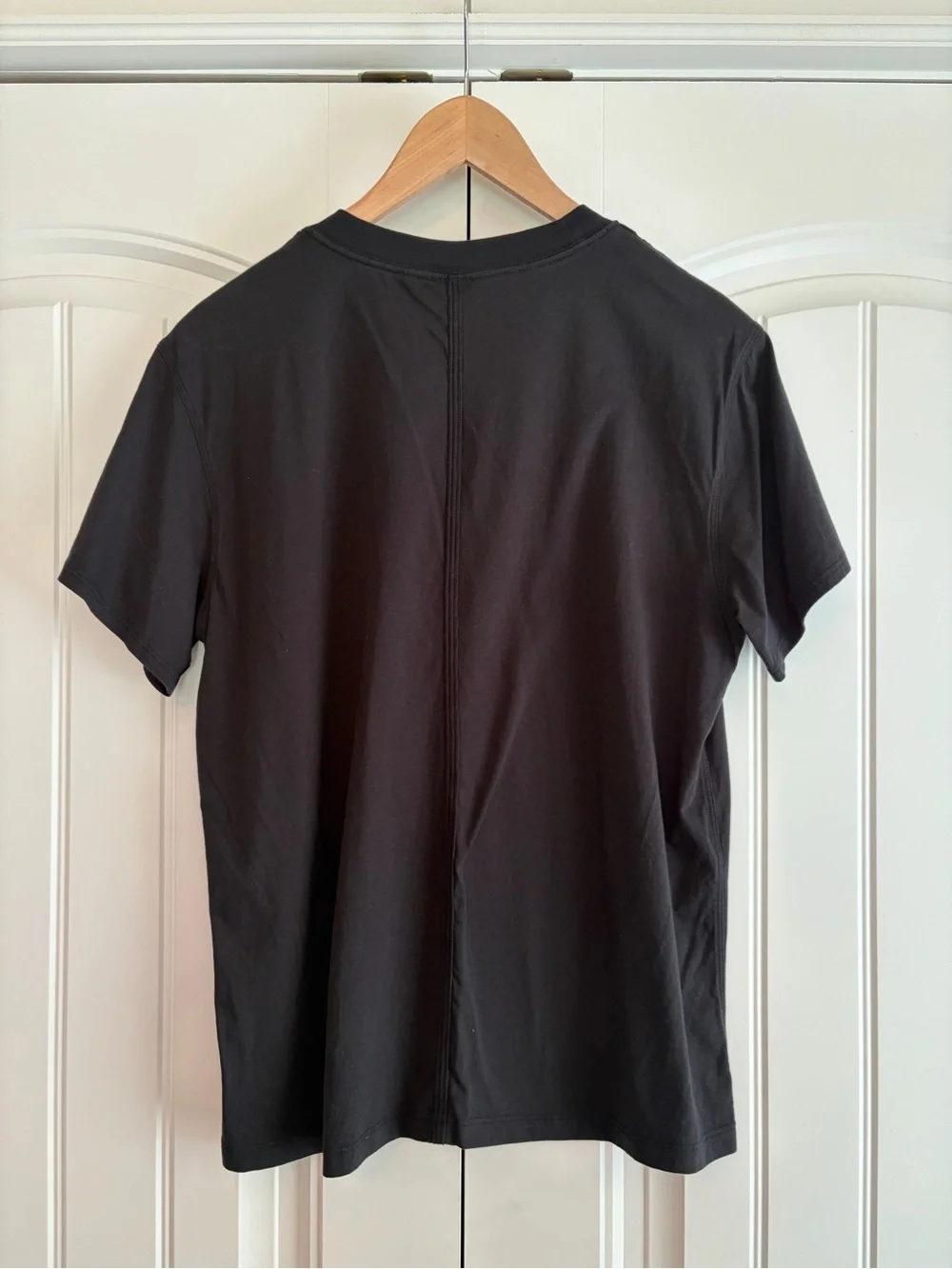 Lululemon Women's Black Basic T-Shirt Sz 6 Classic Short Sleeve Crew Neck Tee
